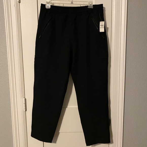 Old navy rec trek pants - Picture 1 of 3